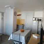 Restaure A 50 M De La Διαμέρισμα