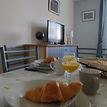 Διαμέρισμα Restaure A 50 M De La