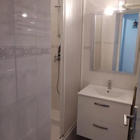 Restaure A 50 M De La *